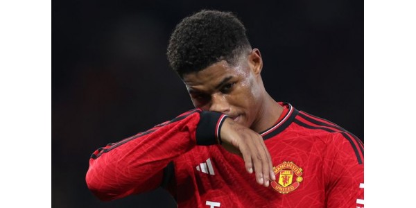 Marcus Rashford är villig att ta en lönesänkning för att gå med i FC Barcelona Marcus Rashford är villig att ta en lönesänkning för att gå med i FC Barcelona